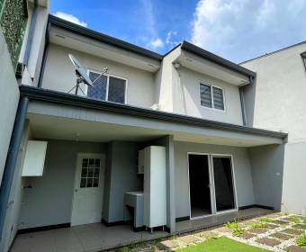 Beautiful 2-story house in Río Palma condominium, Escazú. Well adjudicated bank.