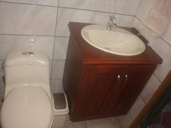 Comoda casa en  Venta, Guapiles  CG-20-888