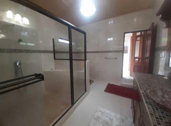 Moderna casa familiar en Venta, Guapiles  CG-22-96