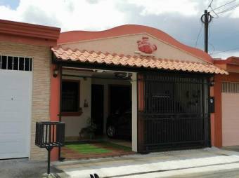 Venta de céntrica casa en Desamparados de Alajuela #21-133
