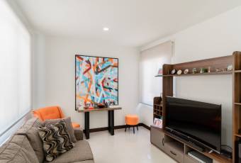 Preciosa casa contemporánea en Escazú, 245m2 de construcción.