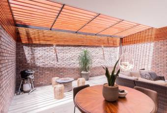 Preciosa casa contemporánea en Escazú, 245m2 de construcción.