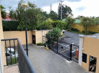 se alquila apartamento amoblado en Bello Horizonte Escazu 21-2559