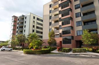 Se alquil espacioso apartamento en primera planta con terraza en San Rafael Alajuela 22-501