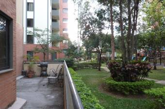 Se alquil espacioso apartamento en primera planta con terraza en San Rafael Alajuela 22-501