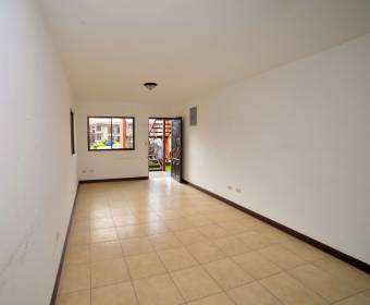 Sale of apartment in condominium in La Guacima. Well adjudicated bank.