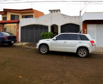 Beautiful residential house in La Guacima. Bank auction.