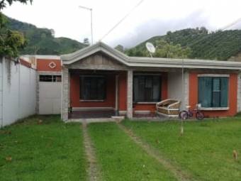 Hermosa casa en venta en un terreno de 735m2 Hermosa casa en venta en un terreno de 735m2