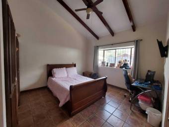 Casa en Venta en Escazú, San José. RAH 23-612