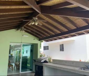 MLS-22-151 VENTA CASA GARABITO PUNTARENAS