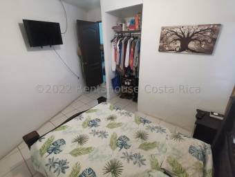 Se vende casa con dos apartamentos en Barva Heredia 22-2249