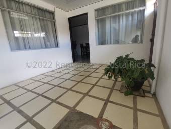 Se vende casa con dos apartamentos en Barva Heredia 22-2249