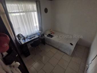 Se vende casa con dos apartamentos en Barva Heredia 22-2249