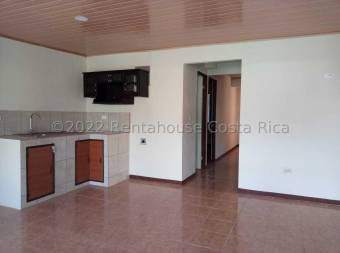 Se vende casa con dos apartamentos en Barva Heredia 22-2249