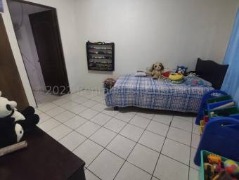 Se vende casa con dos apartamentos en Barva Heredia 22-2249