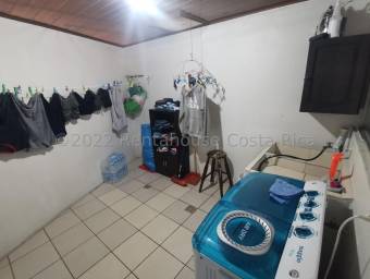 Se vende casa con dos apartamentos en Barva Heredia 22-2249