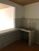 se vende casa con un apartamento y patio en Mercedes Heredia 22-2545