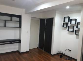 Apartamento en La Uruca, 2 cuartos amplios, GANGA