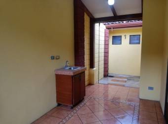 Se vende espaciosa casa con patio en a 1 km de brigestone belen san antonio 23-495