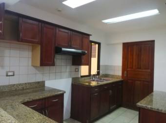 Se vende espaciosa casa con patio en a 1 km de brigestone belen san antonio 23-495