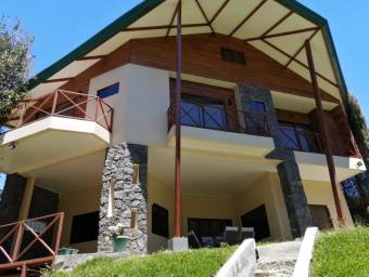 Casa en Residencial El Tirol, San Rafael, Heredia