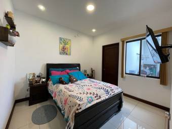 se alquila casa con patio en el coyol alajuela 23-730