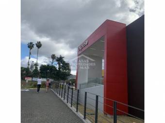 Se alquila local comercial en Plaza en San Miguel de Desampados