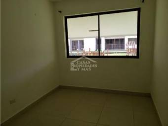 SE VENDE APARTAMENTO UBICADO EN CONDOMINIO DEL ESTE, CURRIDABAT