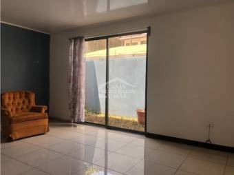 En venta casa de habitación ubicada en el centro de Naranjo