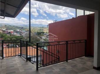 En venta casa de habitación ubicada en el centro de Naranjo