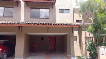 Casa en Venta en Santa Ana, San José. RAH 23-744