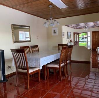 Casa en Venta en Flores, Heredia. RAH 23-706