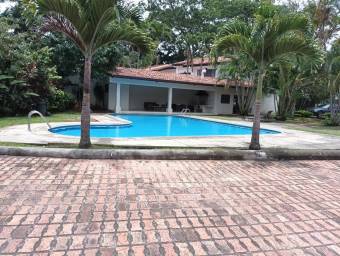 Casa en Venta en Belén, Heredia. RAH 23-701