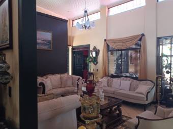 MLS-23-731 VENTA CASA BELÉN HEREDIA