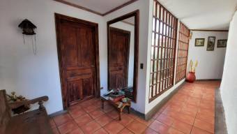 Casa en Venta en Santa Ana, San José. RAH 22-216