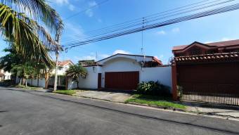 Casa en Venta en Santa Ana, San José. RAH 22-216