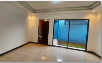 Venta de casa ubicada en Heredia, Mercedes Sur