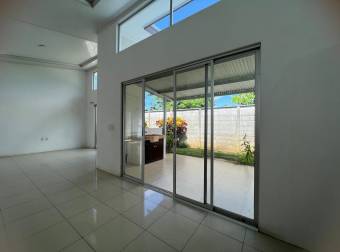 Bonita y Comoda casa en Guapiles Centro,  En Venta    CG-23-833