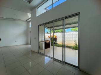 Bonita y Comoda casa en Guapiles Centro,  En Venta    CG-23-833