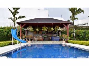 VENTA DE CASA CON PISCINA, SAN JOSE, ESCAZU, SAN RAFAEL