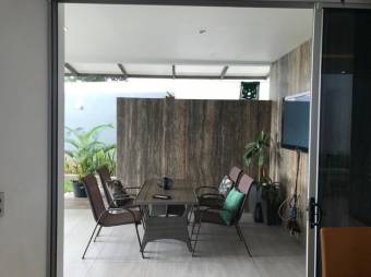 Se vende moderna y espaciosa casa con patio en Rio Segundo de Alajuela 23-3444