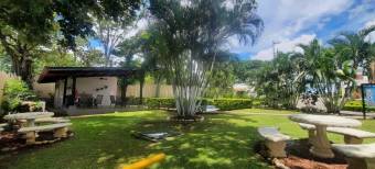 Se vende espaciosa casa en condómino de Turrubares de Alajuela 23-3493