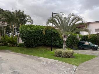 Se vende lote de 545m2 en privilegiada zona de Guácima de Alajuela 24-487