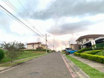 Se vende lote de 545m2 en privilegiada zona de Guácima de Alajuela 24-487