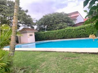 Se vende lote de 545m2 en privilegiada zona de Guácima de Alajuela 24-487