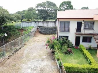 Se vende lote de 242m2 ubicado en condominio en Guácima de Alajuela 24-235