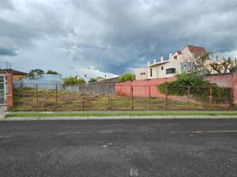 Se vende lote en exclusiva zona de altamonte en granadilla de Curridabat 23-2976