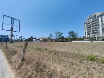 Se vende lote completamente plano con uso de suelo mixto en jaco de Garabito 23-2458