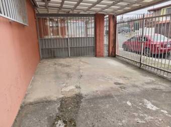  Se vende amplia casa con uso de suelo mixto en Moravia de San Vicente 24-516