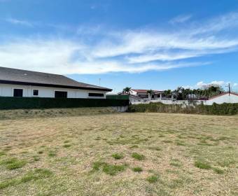 Lot for sale within a condominium in Río Oro, Santa Ana.